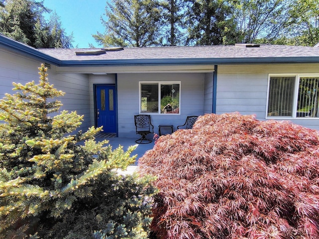 659 Cain Lake Rd, Sedro Woolley, WA 98284 - entrance to property with a shingled roof