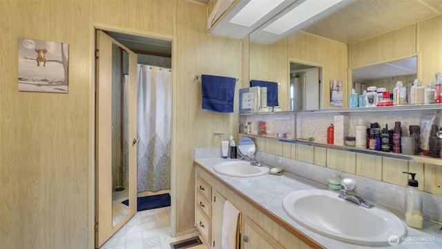 2101 S 324th St Unit 9, Federal Way, WA 98003 - full bath with double vanity and curtained shower