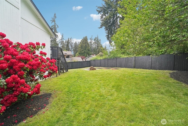 429 217th Pl SW, Bothell, WA 98021 - view of yard with stairway