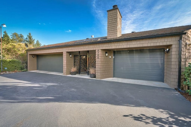 4706 Scenic Dr, Yakima, WA 98908 - view of front of property featuring a chimney