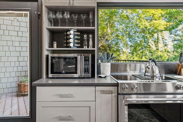 4706 Scenic Dr, Yakima, WA 98908 - bar featuring appliances with stainless steel finishes