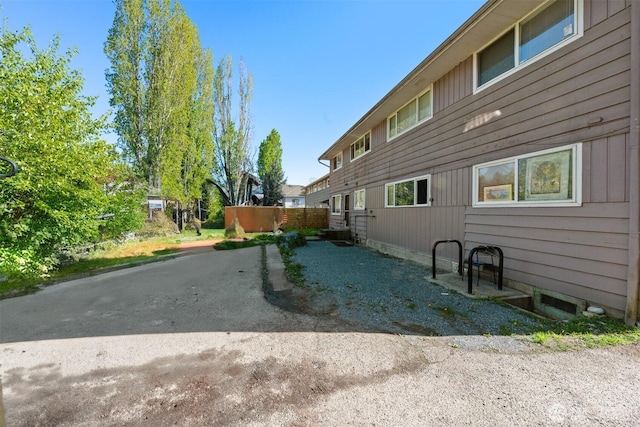 8322 Wabash Ave S, Seattle, WA 98118 - view of side of home