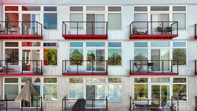 2960 Eastlake Ave E Unit 307, Seattle, WA 98102 - view of rear view of property