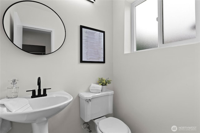 8716 Main St, Edmonds, WA 98026 - bathroom featuring healthy amount of natural light