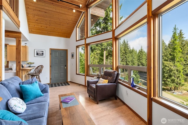 6166 Westside Rd, Cle Elum, WA 98922 - sunroom / solarium with vaulted ceiling