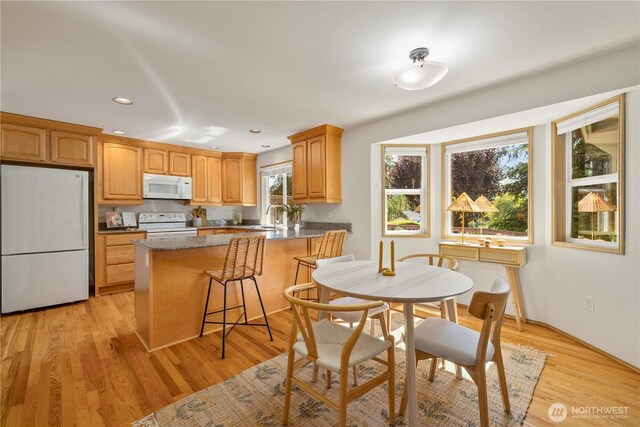 25417 Lake Wilderness Country Club Dr SE, Maple Valley, WA 98038 - photo 13