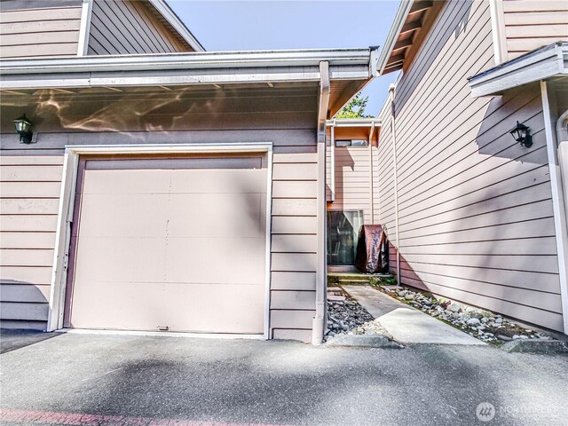 8407 18th Ave W Unit 4-102, Everett, WA 98204 - view of garage