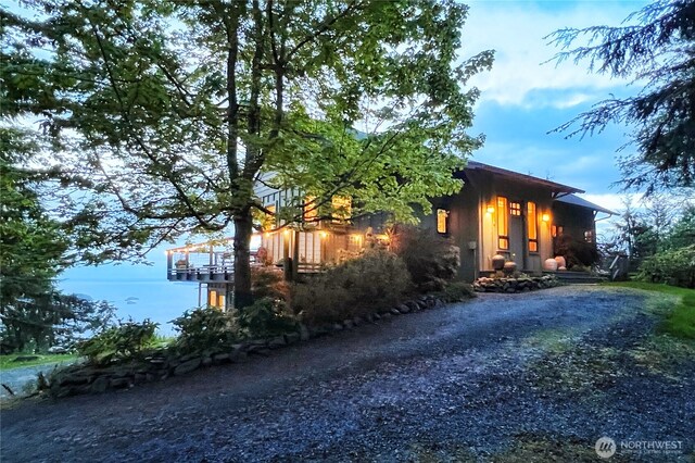 91 Coastline Dr, Orcas Island, WA 98279 - view of front of home