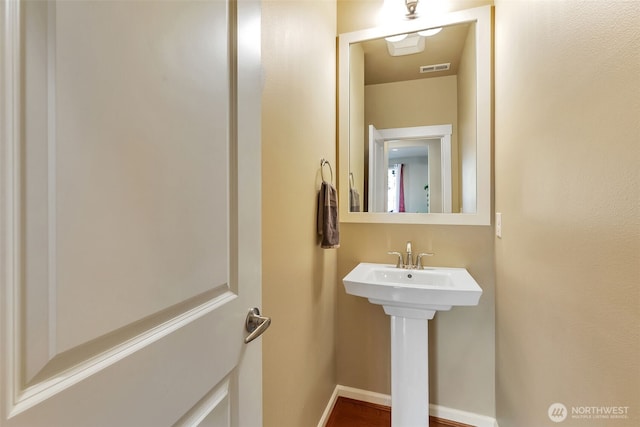 9831 NE 138th Pl, Kirkland, WA 98034 - half bathroom featuring a sink