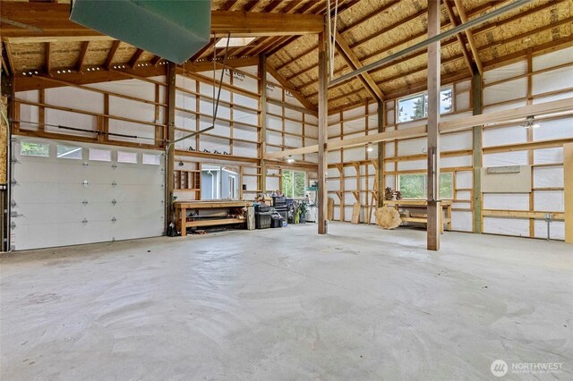 1555 Silver Lake Rd, Oak Harbor, WA 98277 - view of garage