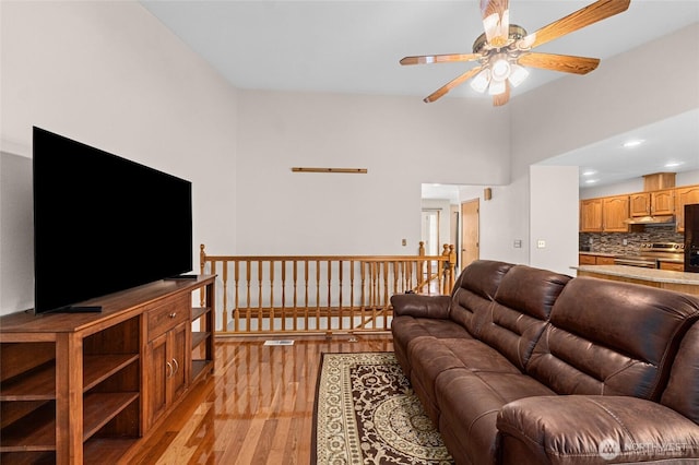 995 S Miner St, Colville, WA 99114 - living area featuring ceiling fan, light wood-style flooring, and recessed lighting