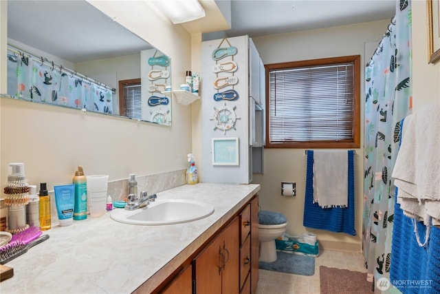 1016 Oak, Kelso, WA 98626 - bathroom with toilet and vanity