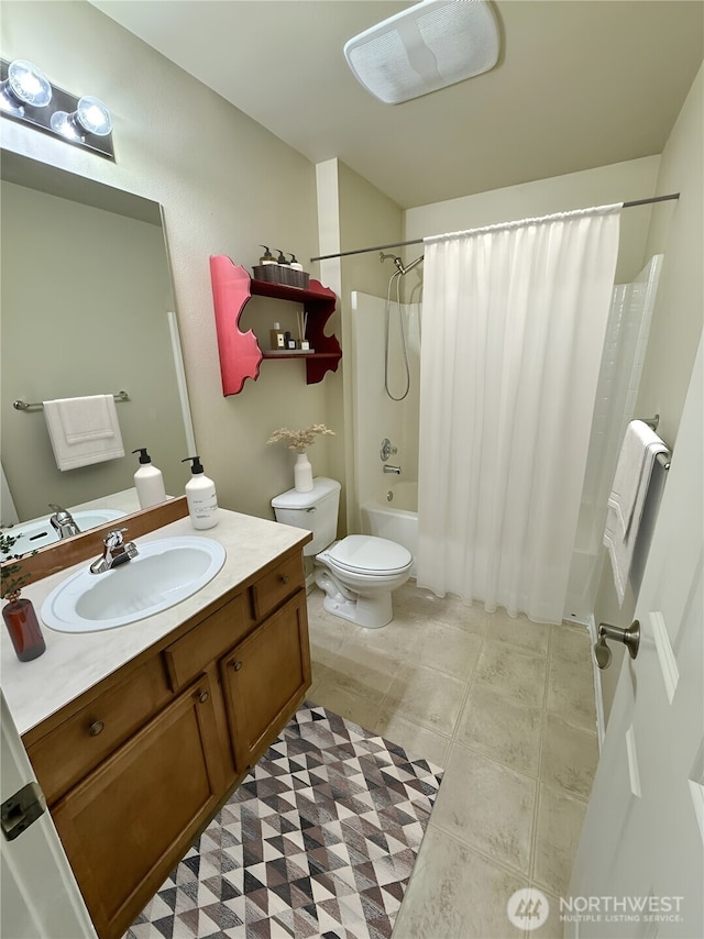 full bath featuring vanity, toilet, and shower / bathtub combination with curtain