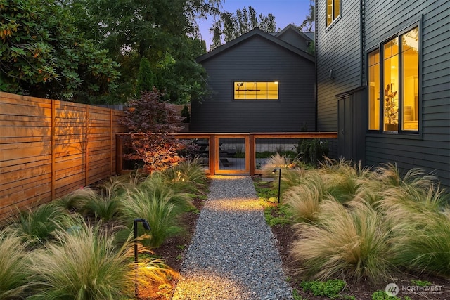 10419 41st Ave SW Unit A, Seattle, WA 98146 - view of yard featuring fence private yard