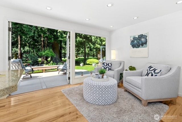 21010 NE 33rd Pl, Sammamish, WA 98074 - living area with recessed lighting and wood finished floors