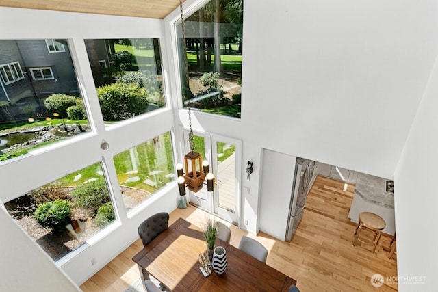 21010 NE 33rd Pl, Sammamish, WA 98074 - sunroom featuring plenty of natural light and lofted ceiling