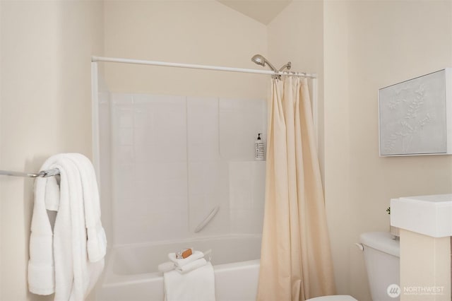 1748 25th Walk NE, Issaquah, WA 98029 - full bath with shower / bathtub combination with curtain and toilet