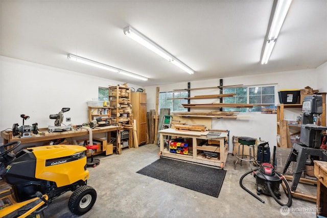 1465 Magnolia Ln, Camano Island, WA 98282 - garage featuring a workshop area