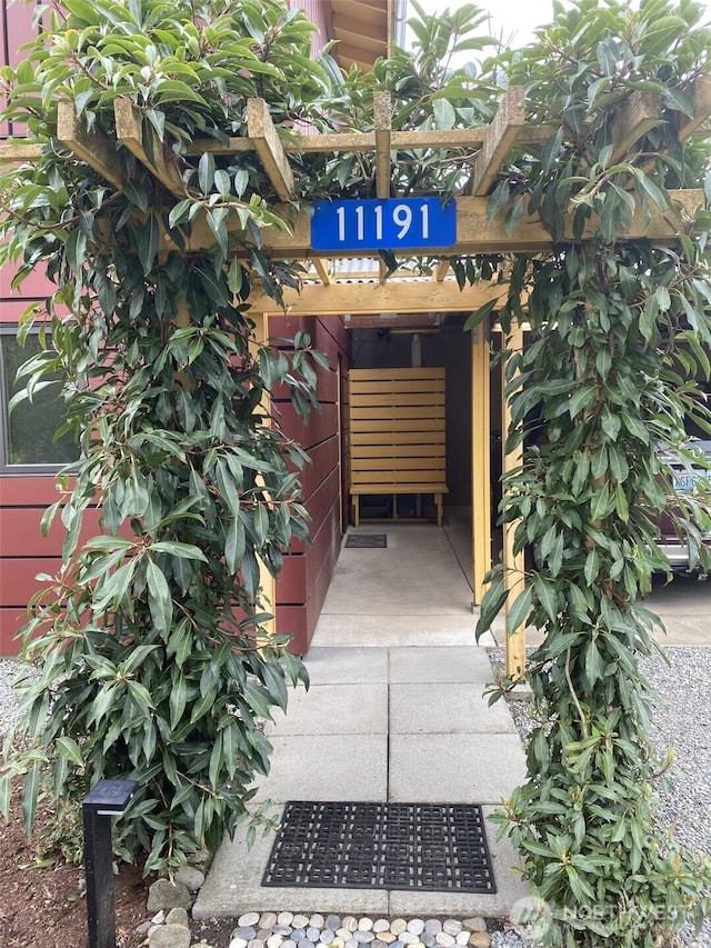 11191 Valley Heights Cir NE, Bainbridge Island, WA 98110 - view of doorway to property