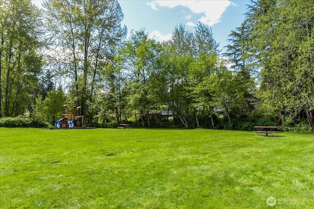 10826 NE 148th Ln Unit H201, Bothell, WA 98011 - view of green lawn featuring a playground