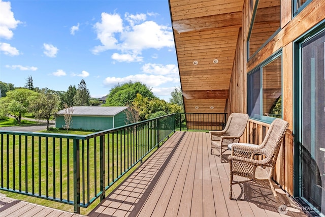 6238 Willow Grove Rd, Longview, WA 98632 - wooden terrace with a yard