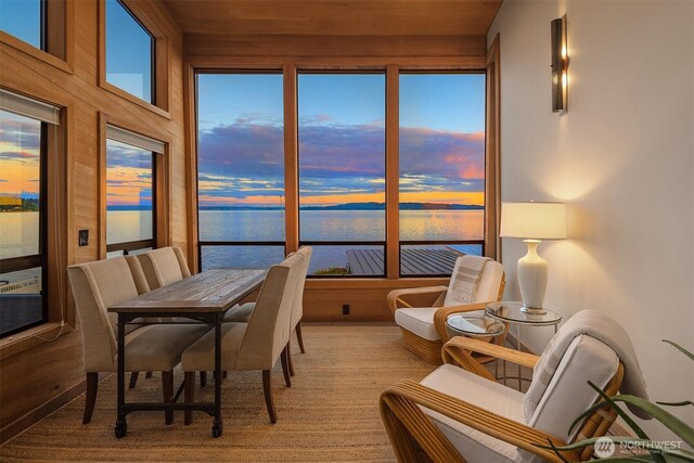 3316 SW 172nd St, Burien, WA 98166 - sunroom with a water view