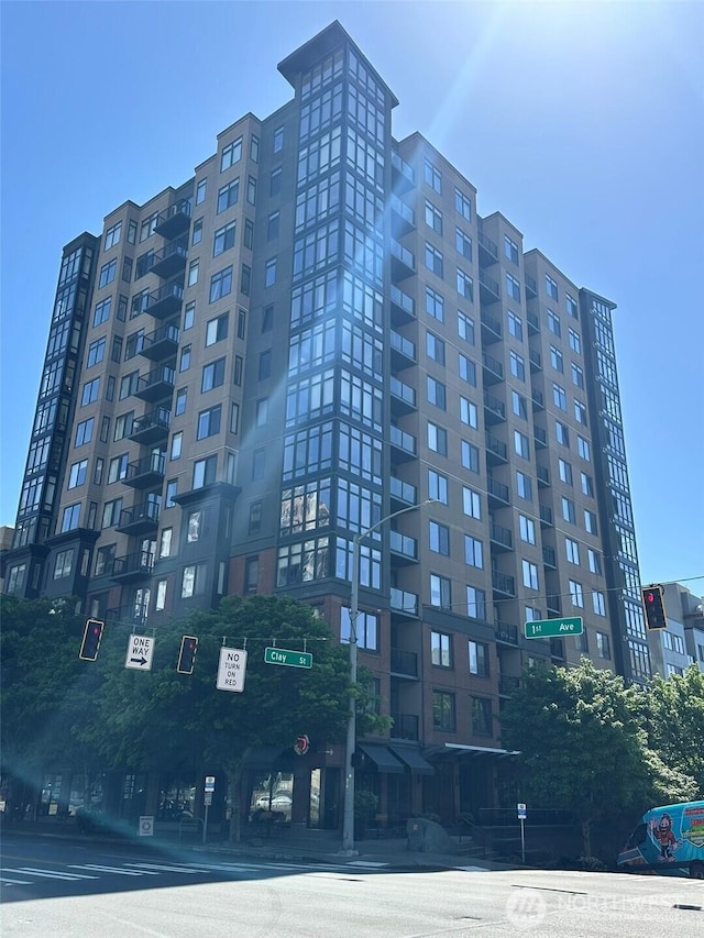 2721 1st Ave Unit 103, Seattle, WA 98121 - view of building exterior