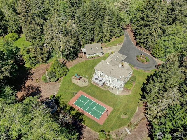aerial view of property and surrounding area