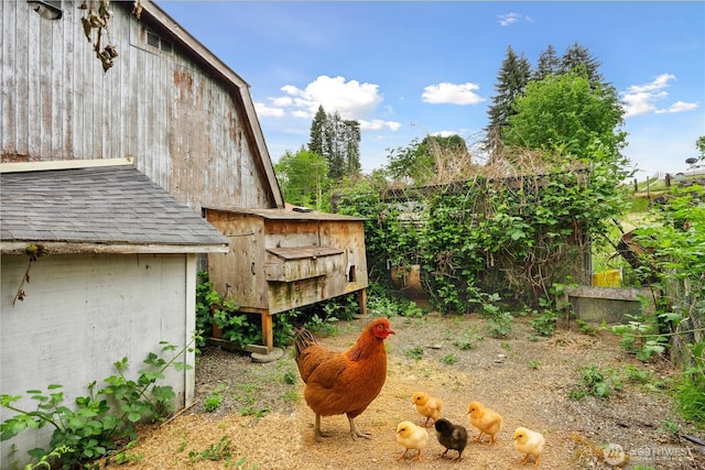10320 16th St E, Edgewood, WA 98372 - view of yard featuring an outbuilding