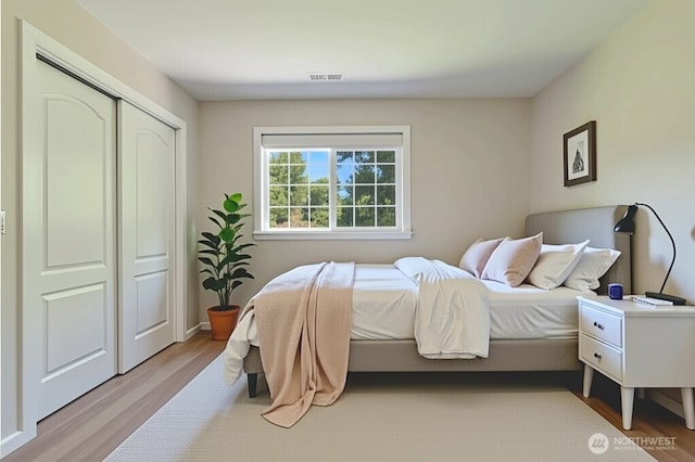 1224 Studebaker Pl, Walla Walla, WA 99362 - bedroom with wood finished floors and a closet