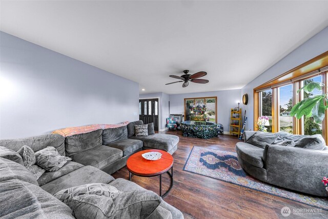 801 Bender Pl, Lynden, WA 98264 - living area with wood finished floors and ceiling fan
