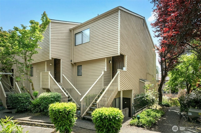 12044 96th Ave NE Unit 211, Kirkland, WA 98034 - back of house with stairway