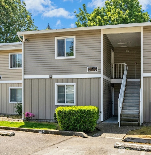 12513 NE 130th Way Unit C204, Kirkland, WA 98034 - view of front facade with stairs