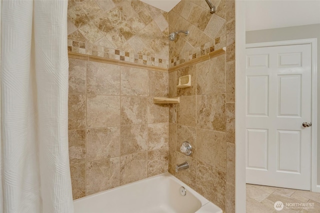 12724 NE 144th St Unit E-104, Kirkland, WA 98034 - full bath with shower / bathtub combination with curtain