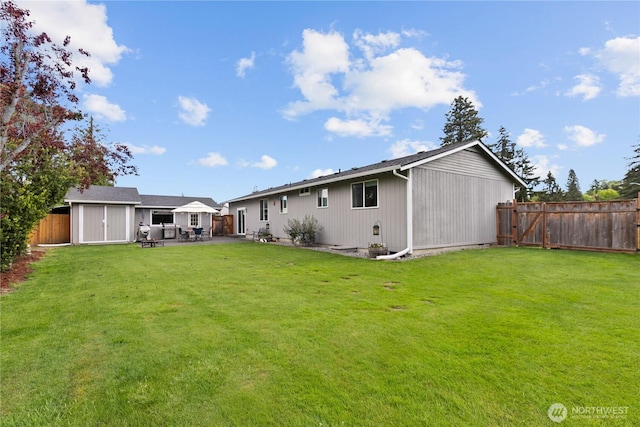 2313 N 19th Pl, Mount Vernon, WA 98273 - rear view of house featuring a patio