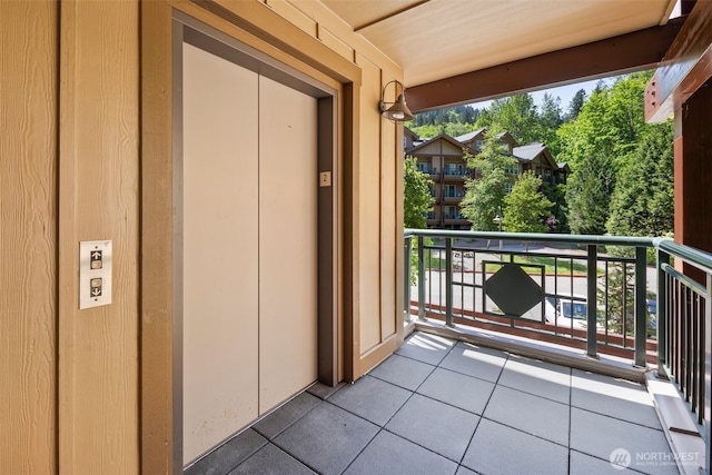 1000 Cabin Creek Ln SW Unit C204, Issaquah, WA 98027 - balcony with elevator