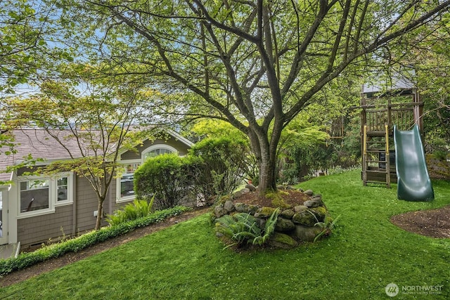 7934 Lake View Ln, Mercer Island, WA 98040 - view of green lawn featuring a playground