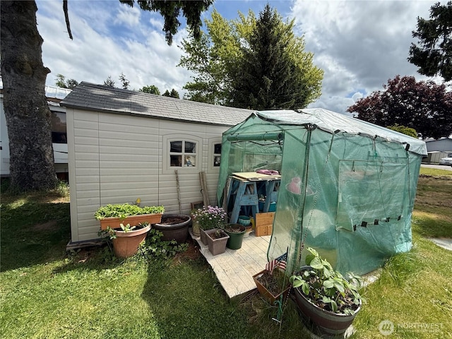 view of outbuilding featuring an outbuilding