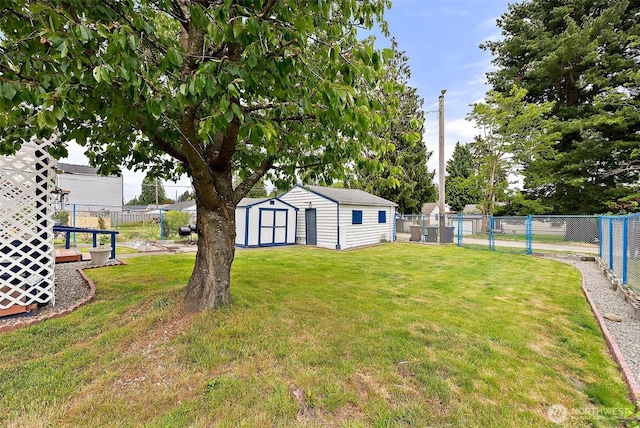 1811 S Sprague Ave, Tacoma, WA 98405 - view of yard featuring a shed and an outbuilding