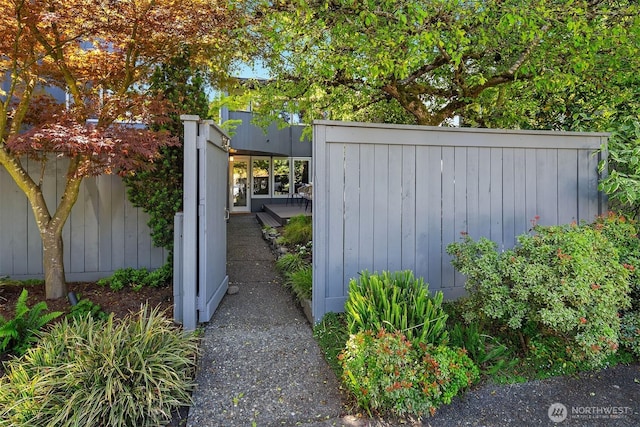 2345 42nd Ave E, Seattle, WA 98112 - view of gate
