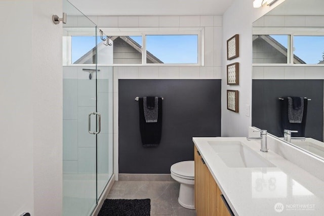 5710 Roosevelt Way NE Unit B, Seattle, WA 98105 - full bath featuring a stall shower, toilet, vanity, and baseboards