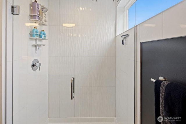 5710 Roosevelt Way NE Unit B, Seattle, WA 98105 - bathroom with a shower stall