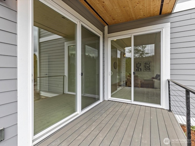 667 17th Ave NW, Issaquah, WA 98027 - view of wooden deck