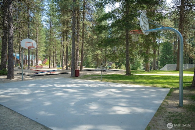 22713 Saddle St, Leavenworth, WA 98826 - view of sport court featuring community basketball court