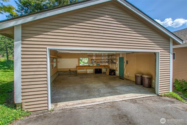 55 Langell Ln, Orcas Island, WA 98245 - garage with driveway