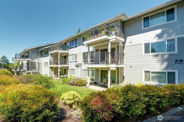 15212 NE 8th St Unit F3, Bellevue, WA 98007 - view of apartment building / complex