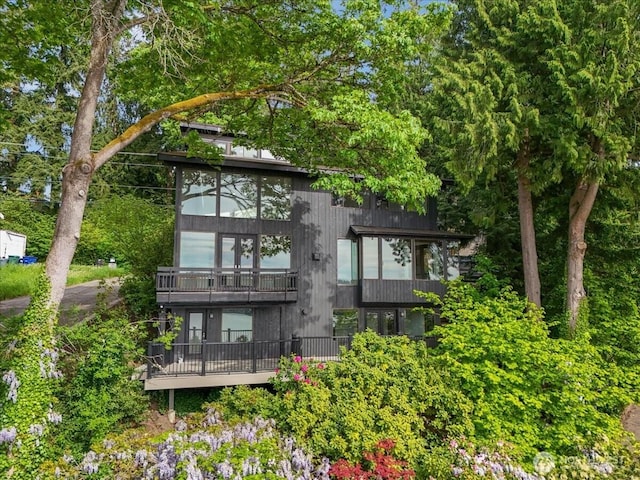 16015 Inglewood Rd NE, Kenmore, WA 98028 - back of house with a balcony