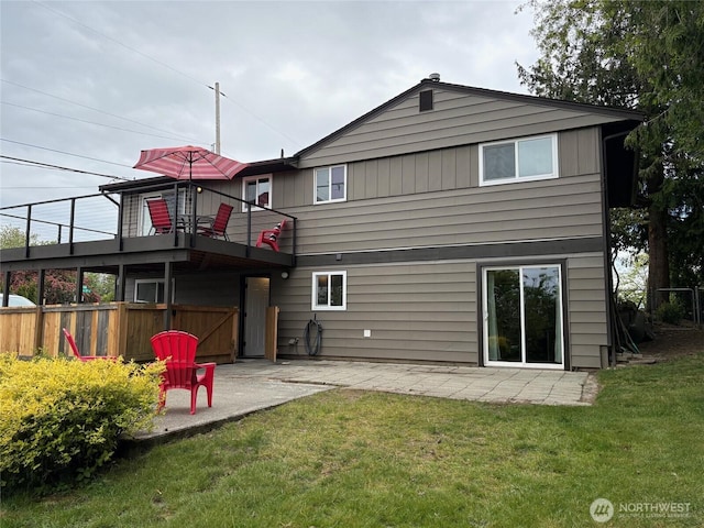 10644 19th Ave SW, Seattle, WA 98146 - rear view of property featuring a patio area
