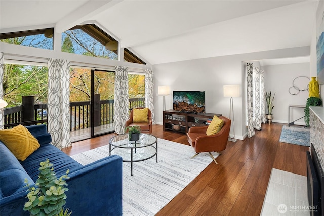 6700 81st Ave SE, Mercer Island, WA 98040 - living area with wood finished floors and baseboards