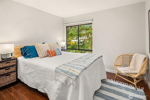 6700 81st Ave SE, Mercer Island, WA 98040 - bedroom with wood finished floors and baseboards